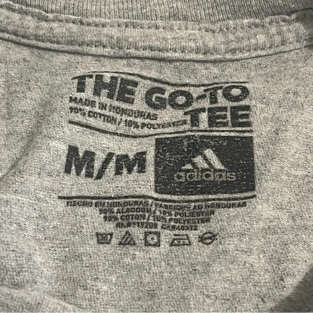 Adidas Shirt Men Medium Gray The Go-To Tee Lightweight Sports‎ Feed The Grind